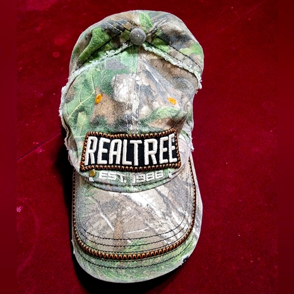 REALTREE Outdoor Distressed Camo Cap🧢 Unisex - Picture 1 of 7